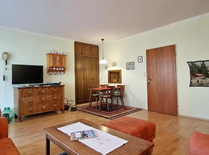 Christine Apartment *